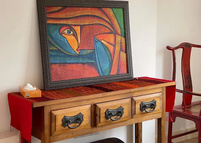 Camden Bachelor Pad , Best Location In Camden , Ideal Space For Small Family